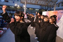 ギネス世界記録達成に大喜びのNGT48。(c)AKS