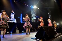 まねきケチャ「TDCでまねきケチャ 2018!」東京・TOKYO DOME CITY HALL公演の様子。