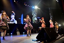まねきケチャ「TDCでまねきケチャ 2018!」東京・TOKYO DOME CITY HALL公演の様子。