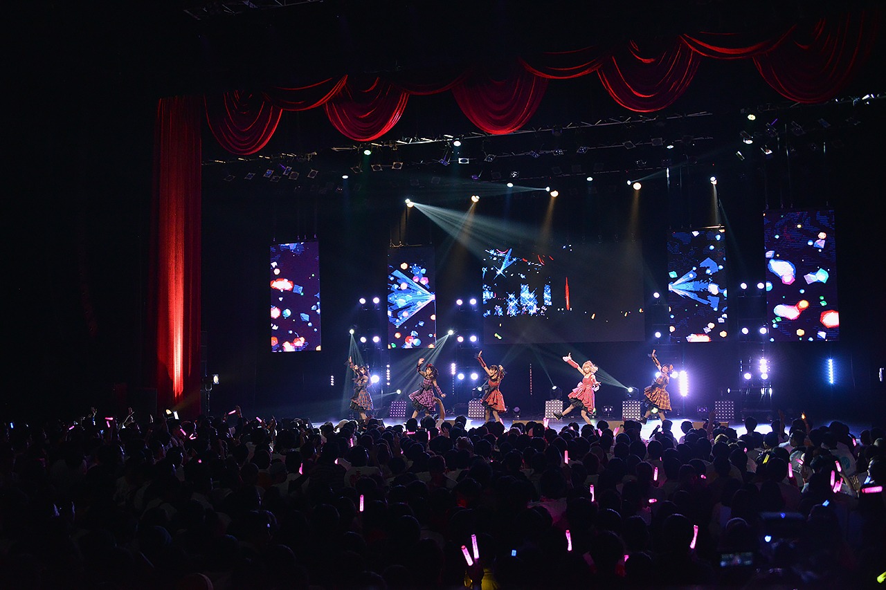 まねきケチャ「TDCでまねきケチャ 2018!」東京・TOKYO DOME CITY HALL公演の様子。
