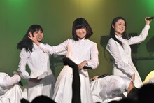 アイドルネッサンス「年またぎ！名曲ルネッサンス全曲披露ライブ」第3部の様子。