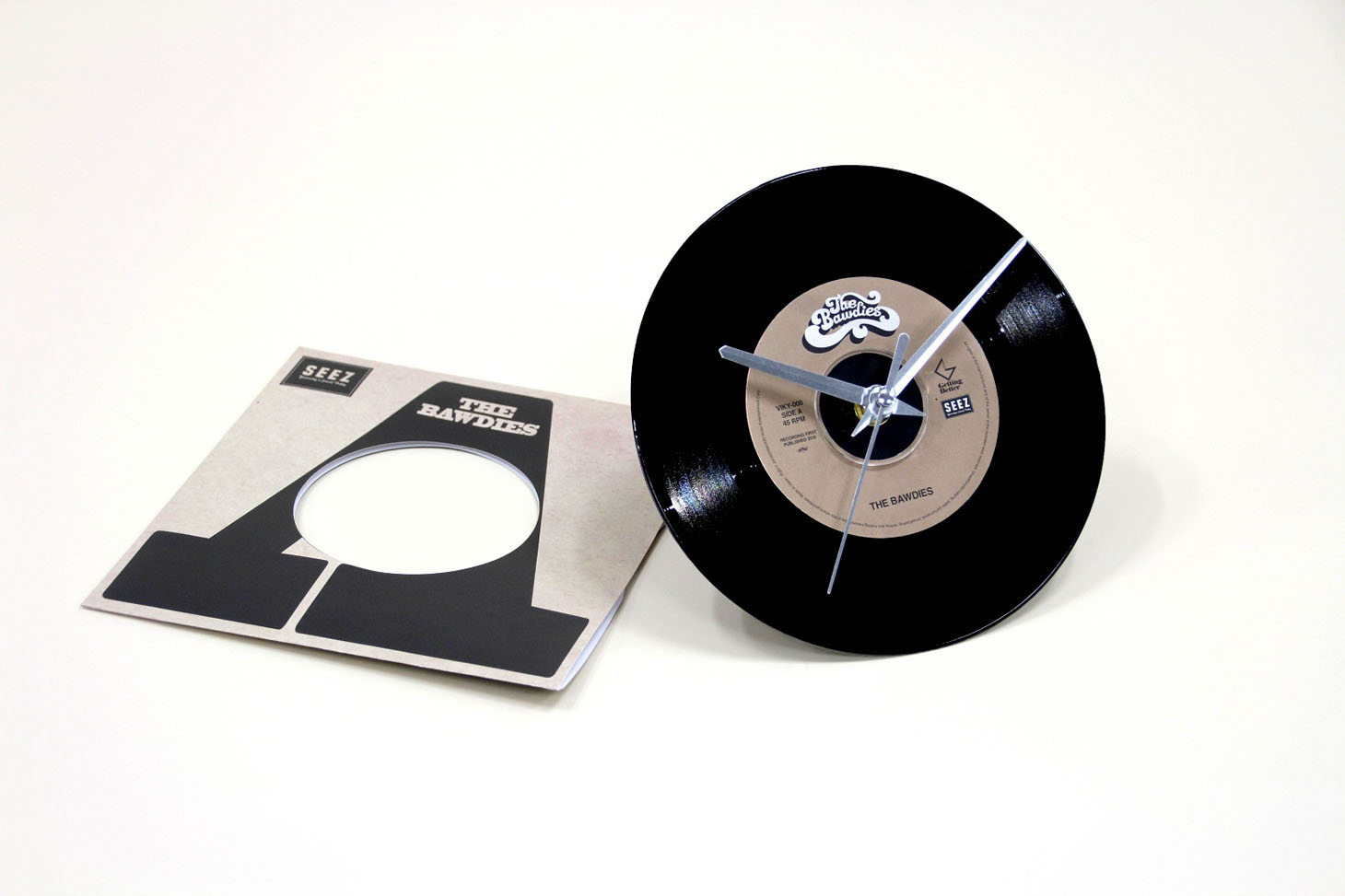 THE BAWDIES「THIS IS THE BEST」DELUXE EDITIONアナログ盤。付属キットによって壁掛け時計にすることができる。