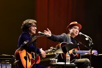 トータス松本と浜崎貴司。