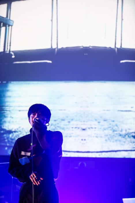 福永浩平（Vo）（撮影：西槇太一）