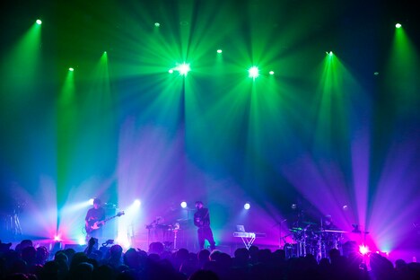 雨のパレード「ame_no_parade x LIVE TIPS Special Live presented by WOWOW」の様子。（撮影：西槇太一）