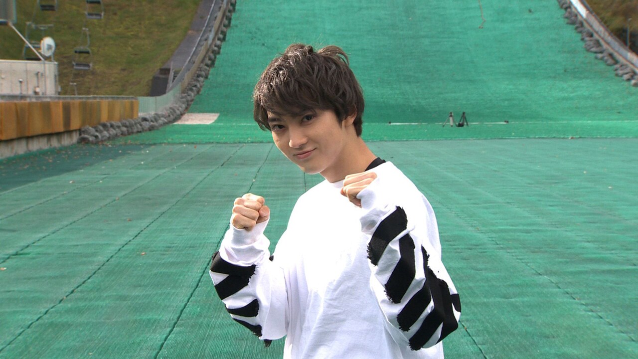 超特急ユーキ、勝利目指してジャンプ台ラージヒルを駆け上がる