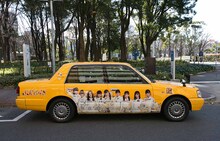 SKE48のラッピングタクシー。