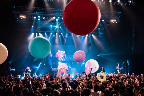 「YOUTOPIA TOUR」Zepp Tokyo公演の会場の様子。(撮影:曽我美芽)