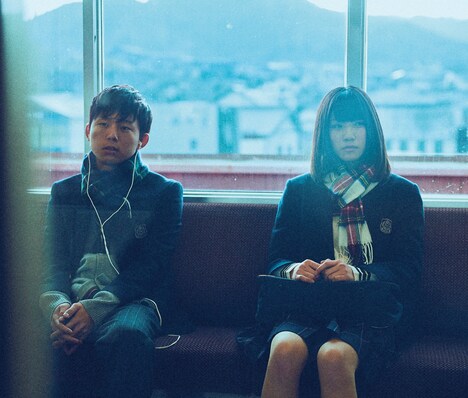 H△G「青色フィルム」通常盤ジャケット