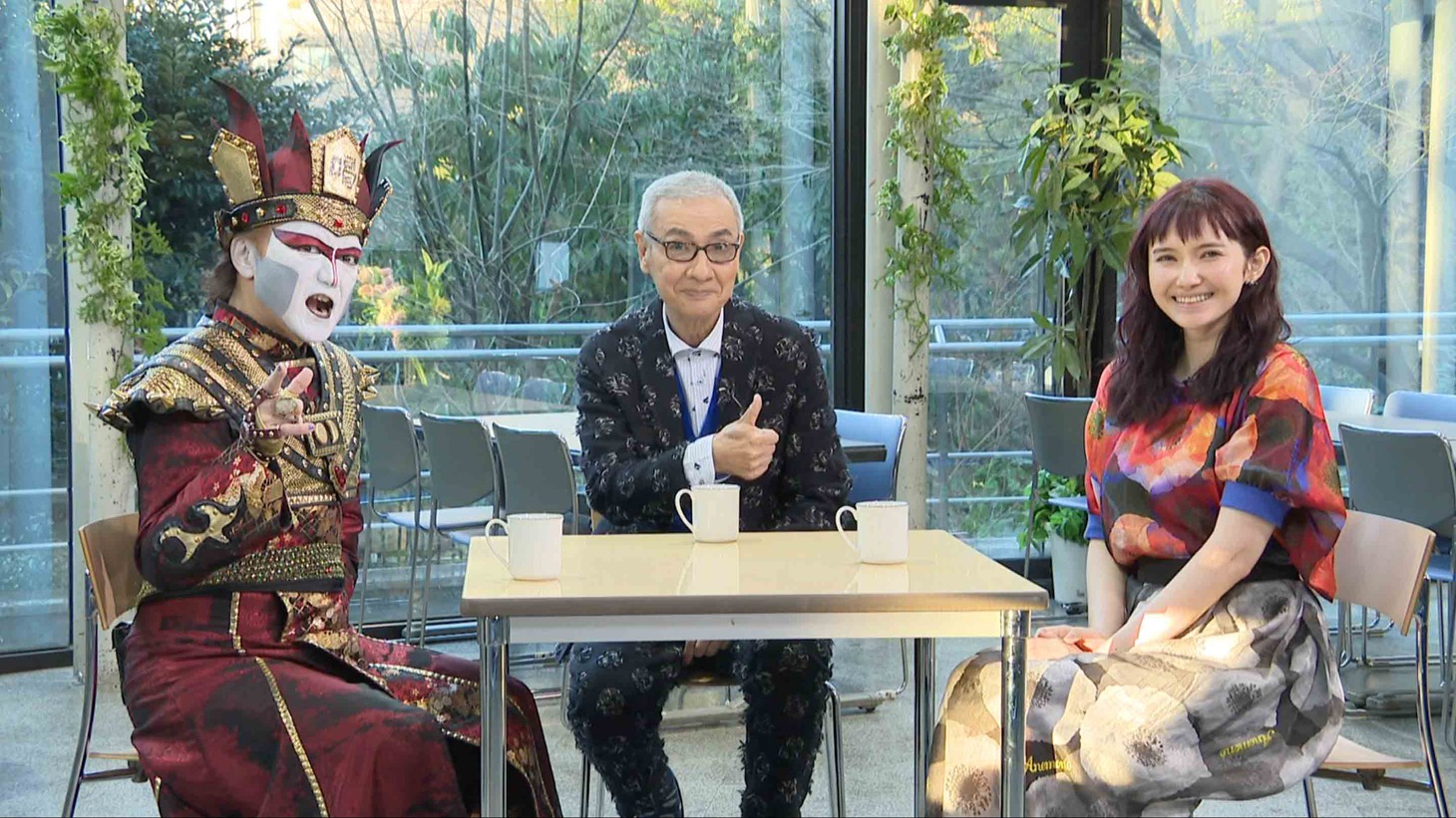 左からデーモン閣下、久米宏、市川紗椰。(c)フジテレビ