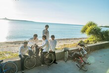 「M!LKセカンド写真集　真冬の南国みるく旅」より。