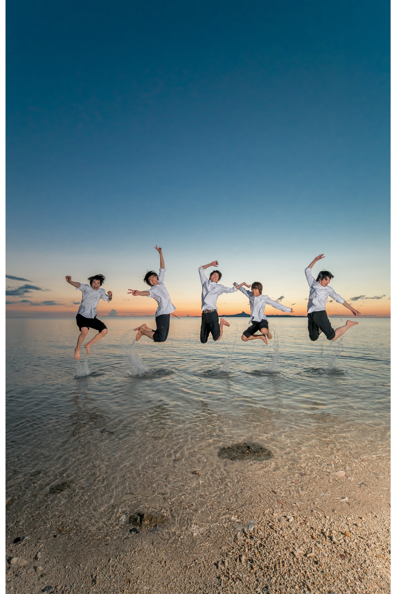 「M!LKセカンド写真集　真冬の南国みるく旅」より。