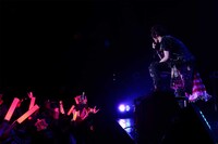 あほの坂田「坂田 Second One Man Live ～Angel&Demons 来日！～」の様子。（撮影：小松陽祐［ODD JOB］）