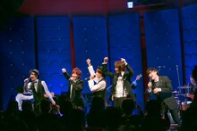 CUBERS「冬の“踊らないワンマン2018”～新春からフルバンド編成でお届けします～」の様子。（撮影：牛島康介）