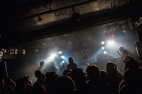 「あいくれ 2nd mini Album『音楽家の一日』Release tour “あなたの街がブレーメン”」初日公演の様子。（Photo by Kaochi）