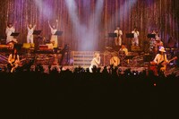 Chara「Shut Up and Kiss Me! Chara's 50th Birthday Blitz」の様子。(c)Tomokazu Yamada