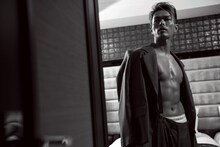 今市隆二「TIMELESS TIME」より。（Photo by James Law）