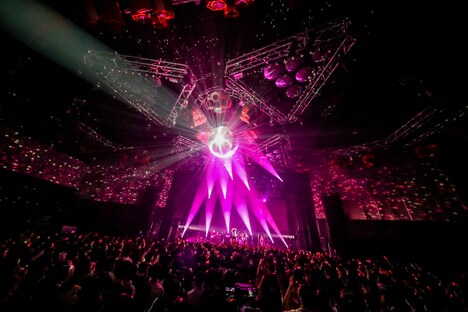 フレデリック「フレデリズムツアー リリリピート公演～みんなのTOGENKYO～」1月14日公演の様子。（Photo by Viola Kam［V'z Twinkle］）