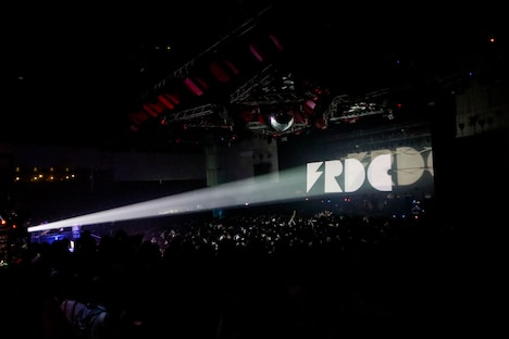 「フレデリズムツアー リリリピート公演～みんなのTOGENKYO～」1月14日公演の様子。（Photo by Viola Kam［V'z Twinkle］）