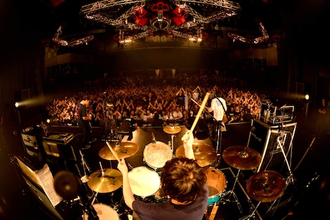 「The Heavy Clash」東京・新木場STUDIO COAST公演の様子。（撮影：半田安政[Showcase]）