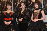 左から伊藤純奈、衛藤美彩、久保史緒里。