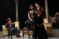 「三人姉妹」のワンシーン。