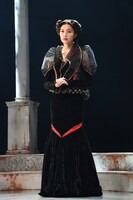 オリガ（衛藤美彩）