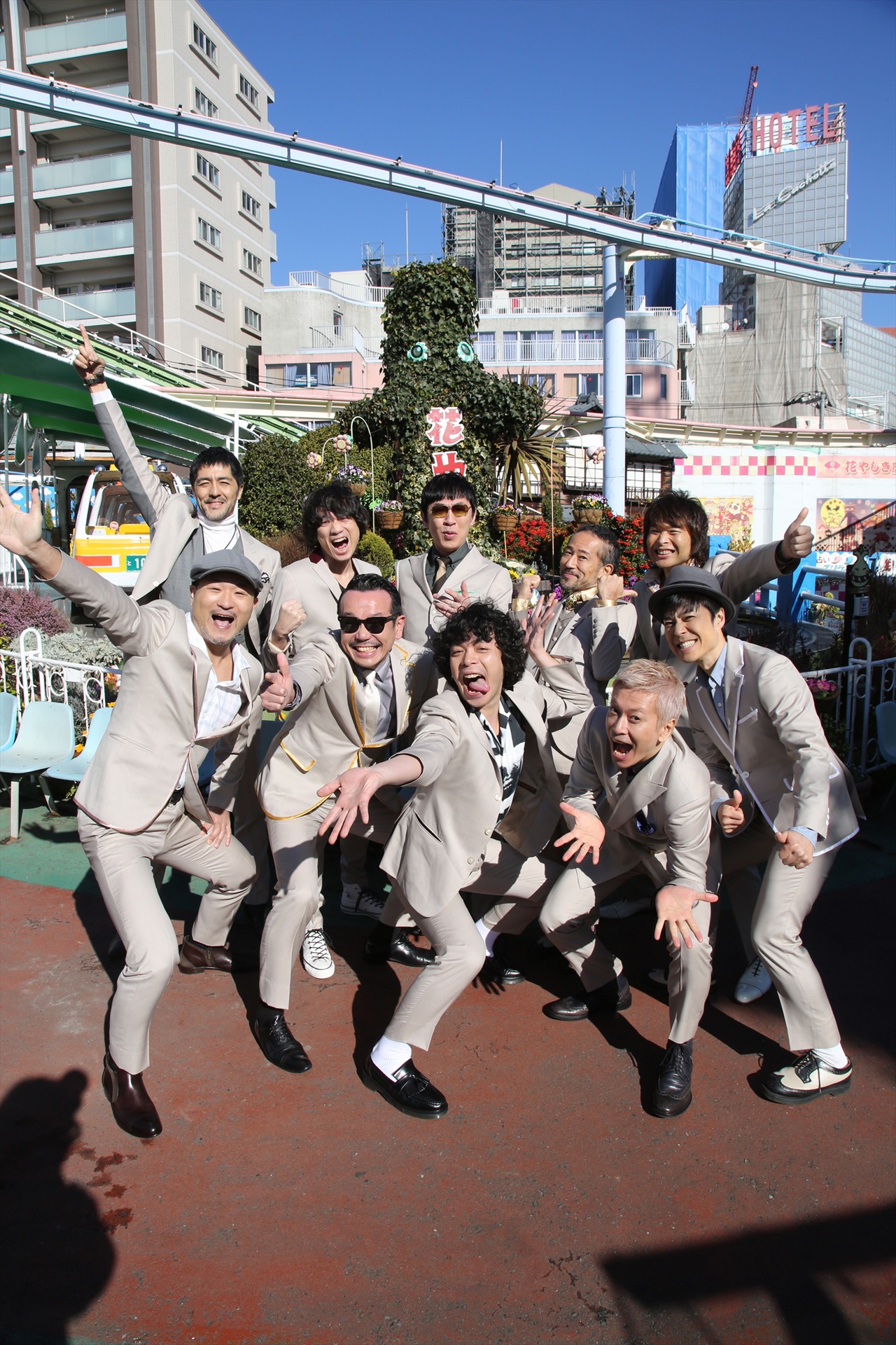 東京スカパラダイスオーケストラと峯田和伸（銀杏BOYZ）。