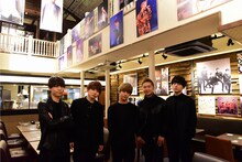 コラボカフェにサプライズ訪問したDa-iCE。