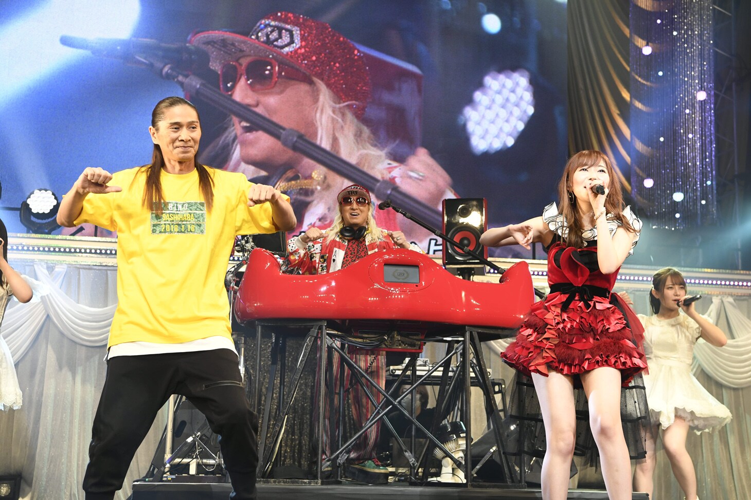 指原莉乃の初ソロコンは“1人リクアワ”に、TRFのDJ KOO＆SAMと「恋