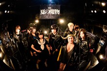 THE 夏の魔物とサポートメンバー。（撮影：橋本塁）