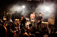 リンダ＆マーヤ（撮影：橋本塁）