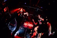 THE 夏の魔物（撮影：橋本塁）