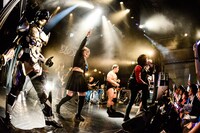 THE 夏の魔物のアンコールの様子。（撮影：橋本塁）