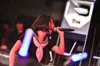 泉茉里（THE 夏の魔物）（撮影：橋本塁）