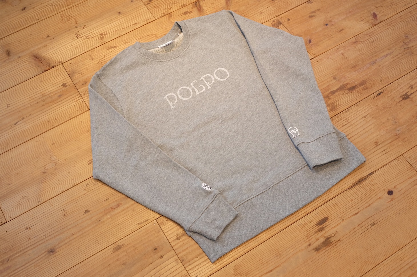 POLPOとWEARTHEMUSICのコラボスウェット。