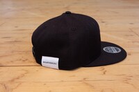 POLPOとWEARTHEMUSICのコラボキャップ。