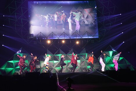 西川貴教、山下健二郎(三代目 J Soul Brothers from EXILE TRIBE)、FANTASTICSによるコラボステージ。(写真提供:ニッポン放送)