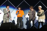 左から相田周二（三四郎）、菅田将暉、渋谷龍太（SUPER BEAVER）、柳沢亮太（SUPER BEAVER）。（写真提供：ニッポン放送）