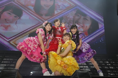 ももいろクローバーZ（写真提供：キングレコード / EVIL LINE RECORDS）