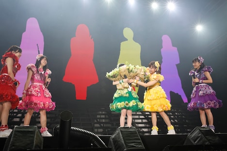 ももいろクローバーZ（写真提供：キングレコード / EVIL LINE RECORDS）