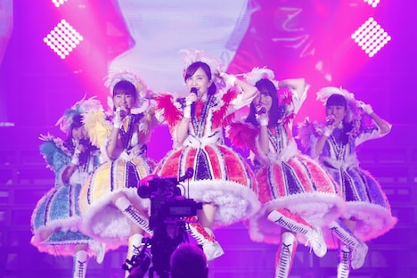 ももいろクローバーZ（写真提供：キングレコード / EVIL LINE RECORDS）