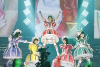 ももいろクローバーZ（写真提供：キングレコード / EVIL LINE RECORDS）