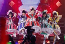 ももいろクローバーZ（写真提供：キングレコード / EVIL LINE RECORDS）