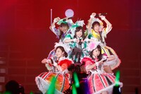 ももいろクローバーZ（写真提供：キングレコード / EVIL LINE RECORDS）