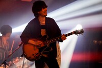 赤頭隆児（G / フレデリック）（Photo by Viola Kam［V'z Twinkle］）