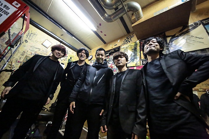 当時のfor better, for worseメンバーとペギ（Dr, Cho）。（Photo by watanabe'kool'syo）
