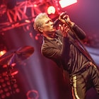 吉川晃司が治療に専念、1年後に武道館で復活