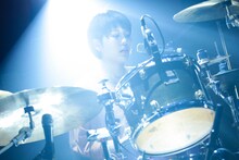 せとゆいか（Dr, Cho / Saucy Dog）（撮影：白石達也）