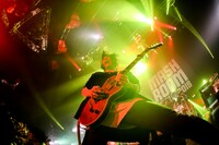 鈴木重伸（G / THE ORAL CIGARETTES）（Photo by Viola Kam［V'z Twinkle］）